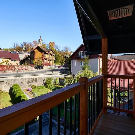 Pieninski Potok W Centrum Szczawnicy * Szczawnica